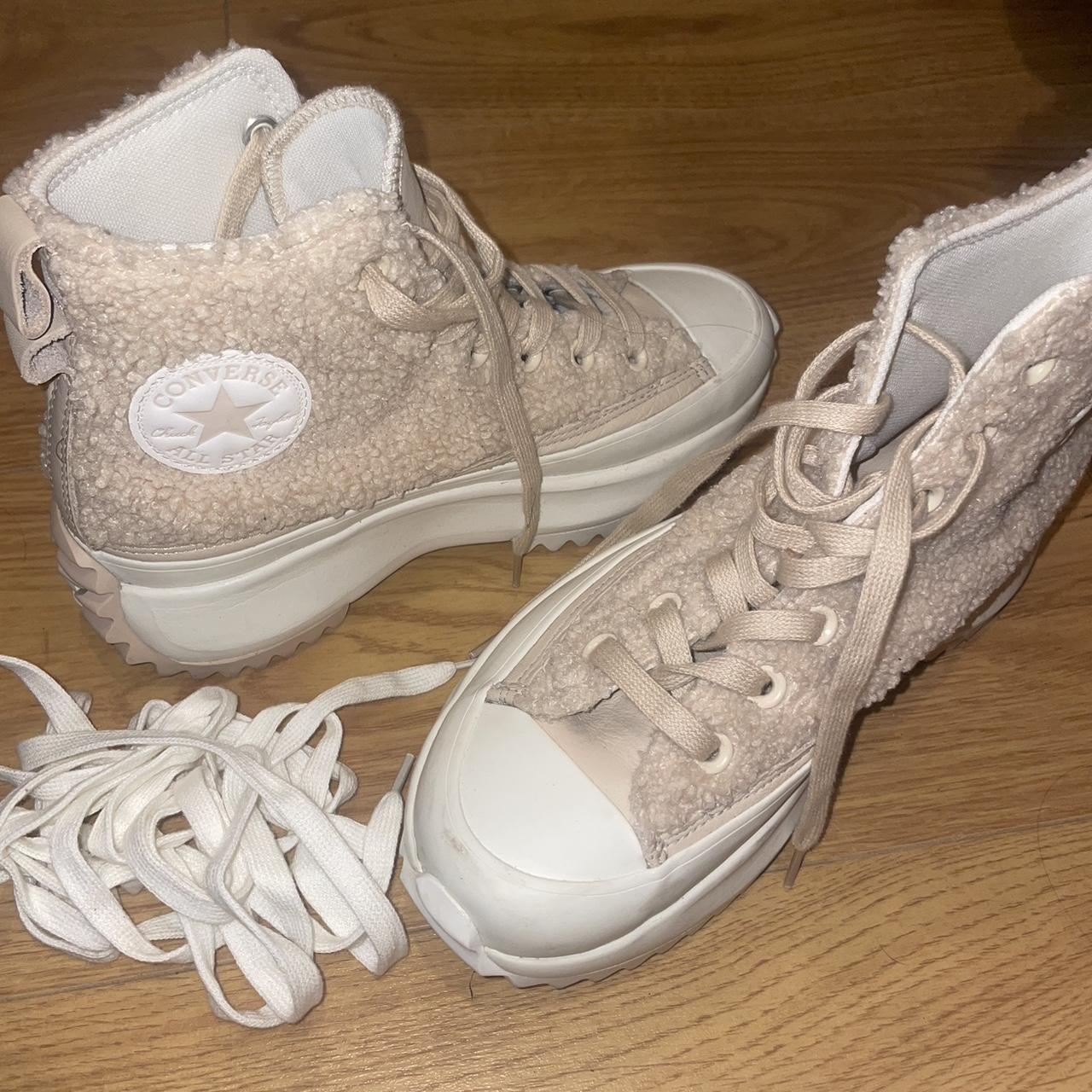 Beige on sale platform converse