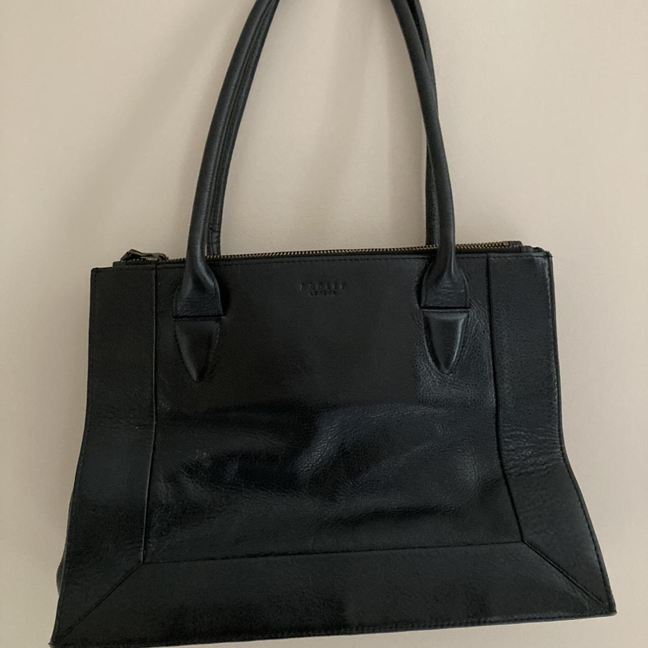 Radley Women's Black Bag | Depop