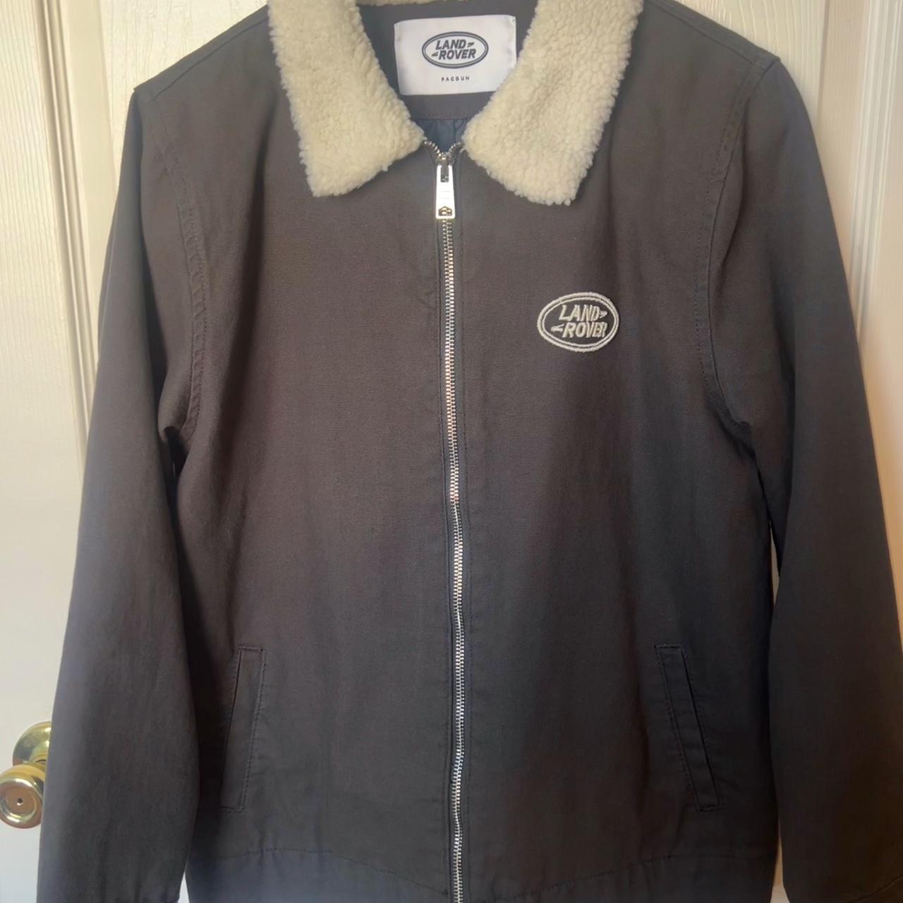Land Rover jacket 🤍 Can fit anyone XXSM women's... Depop
