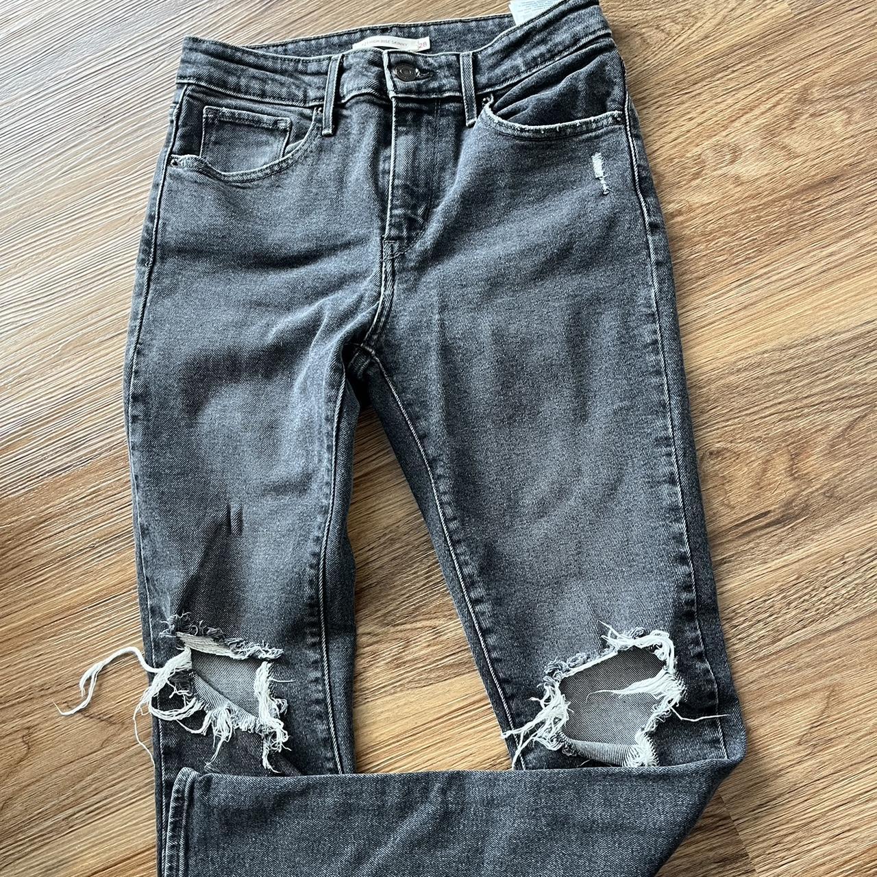 Levi’s high rise skinny jeans size 28 - Depop