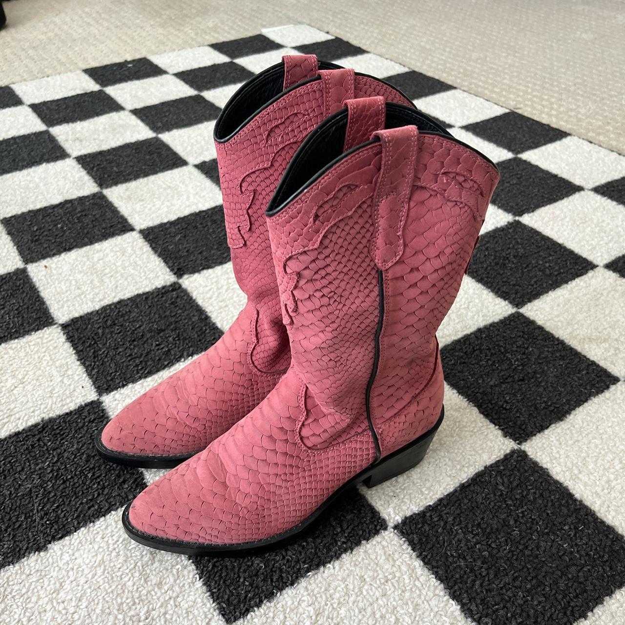 Pink snakeskin hotsell cowboy boots