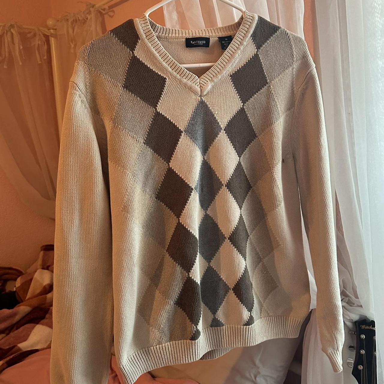 Med beige sweater with argyle pattern #sweater #argyle - Depop