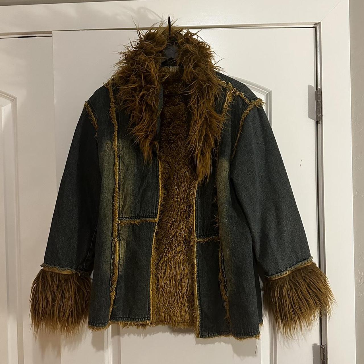 Y2k fur-jacket - Depop