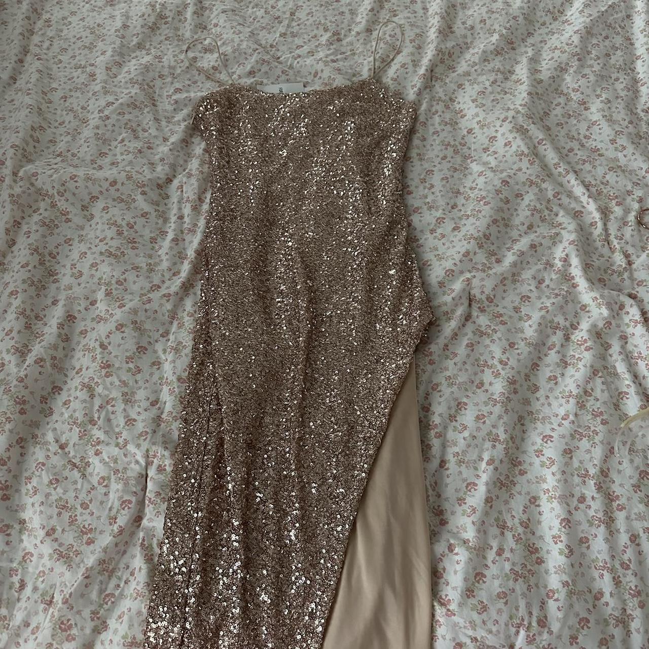 Gold long sequin dress from forever 21 - Depop