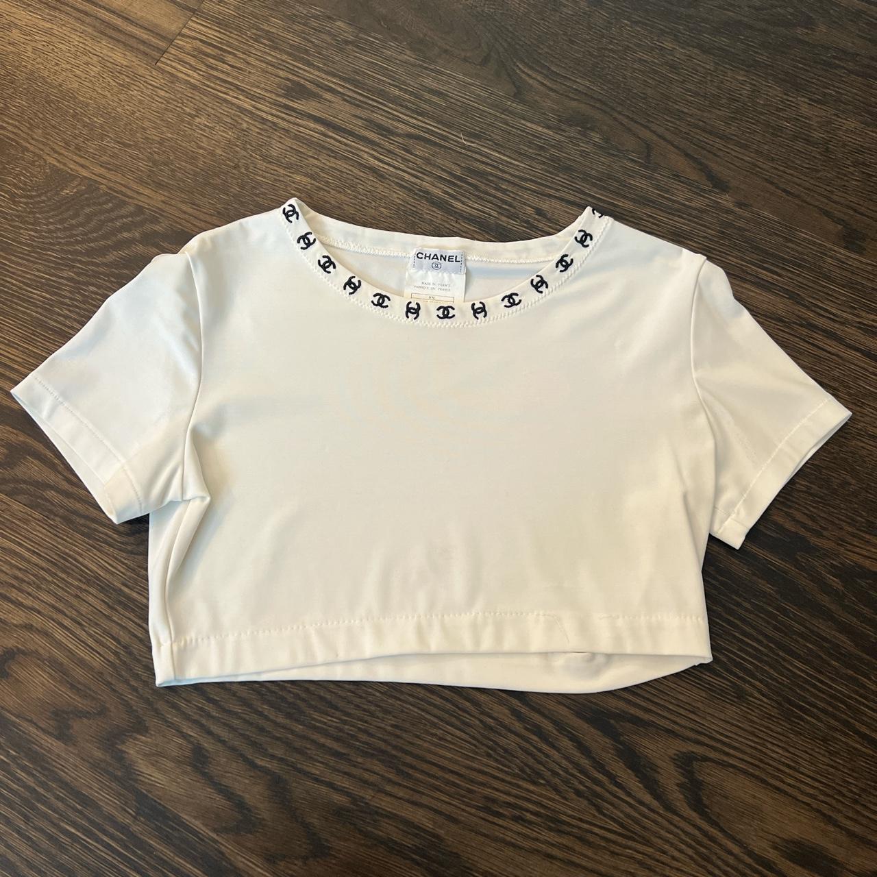 Shop CHANEL 2023 SS Short Casual Style Street Style Short Sleeves Logo  Cropped by Hooponopono  BUYMA