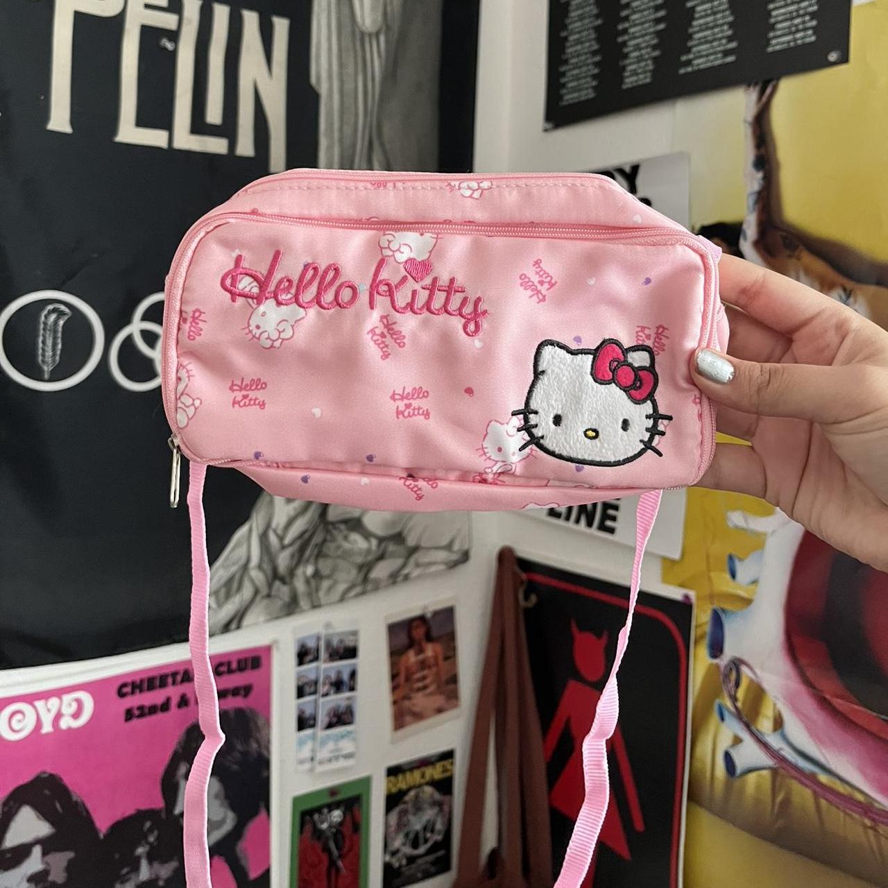 Hello Kitty Women's Bag Depop