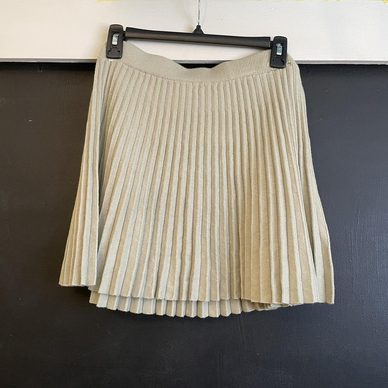 nectar clothing boutique sage green pleated... - Depop