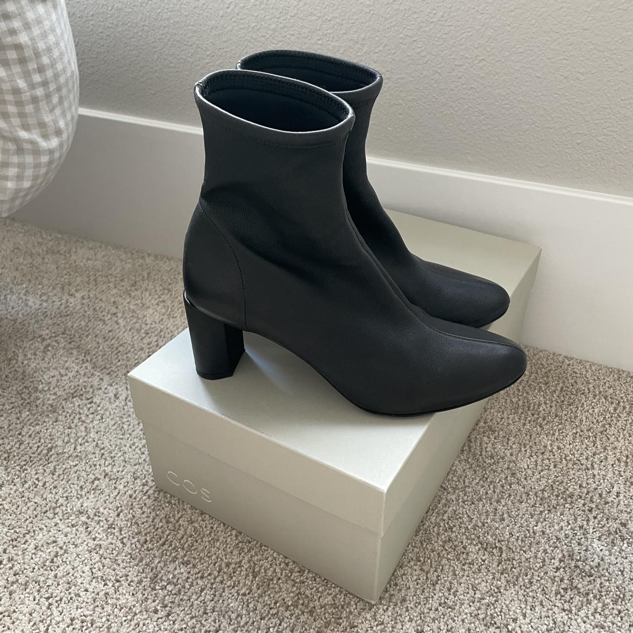 Round toe sock clearance boot