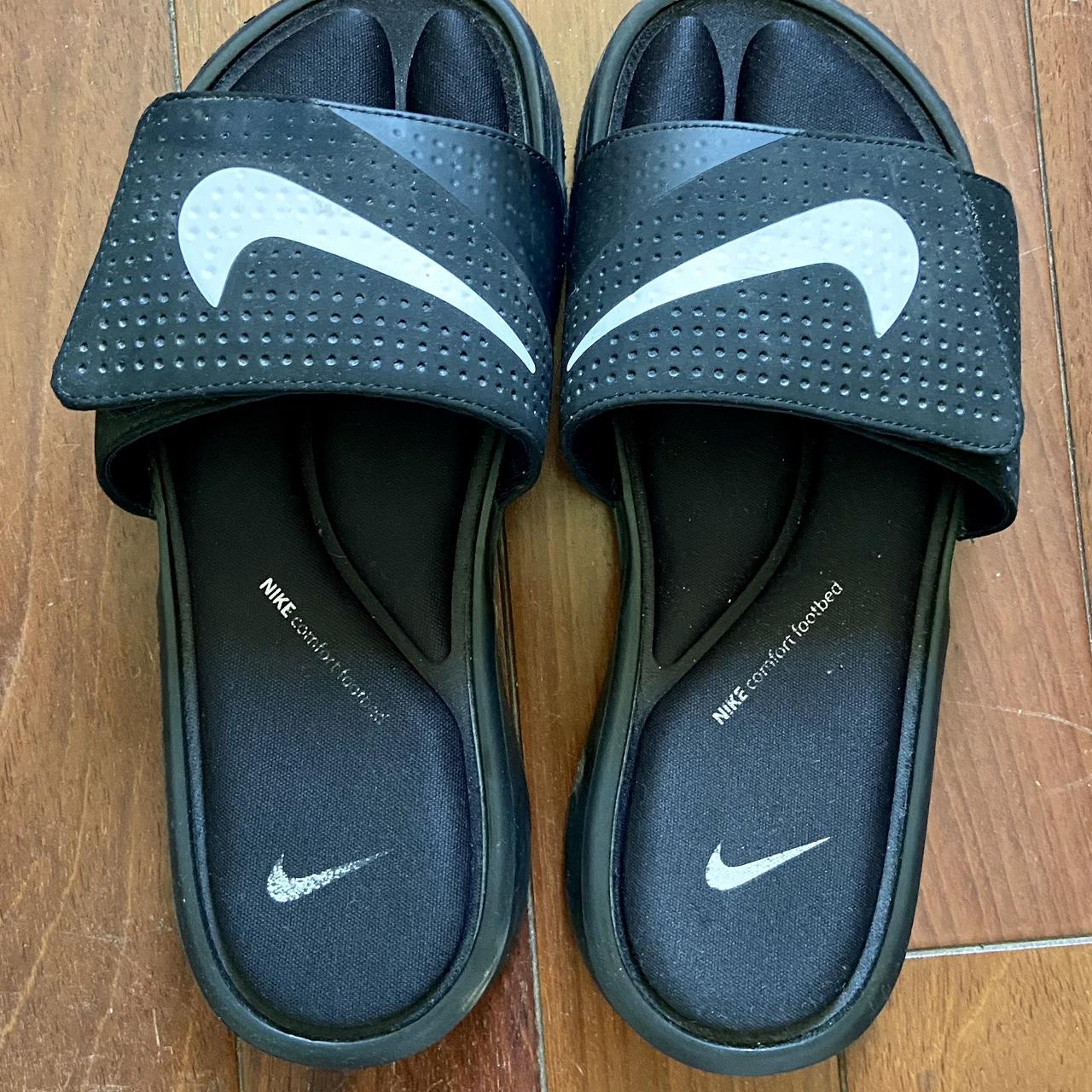 Nike store slides 7.5