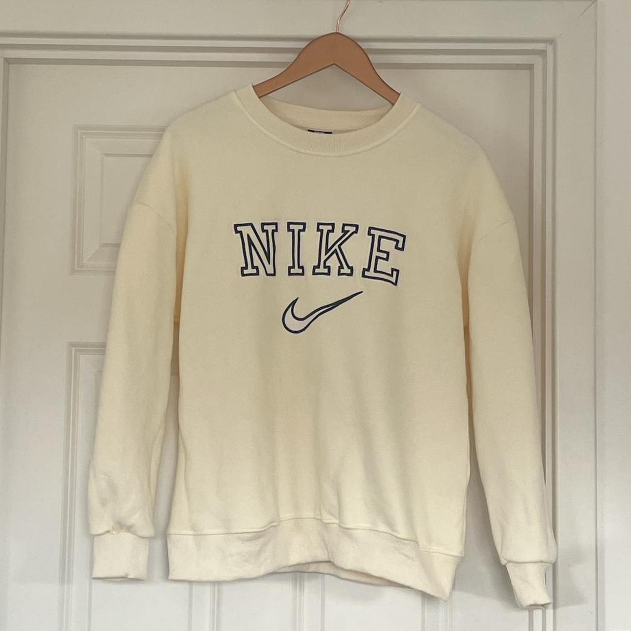 Vintage Nike cream sweater. Size M like new