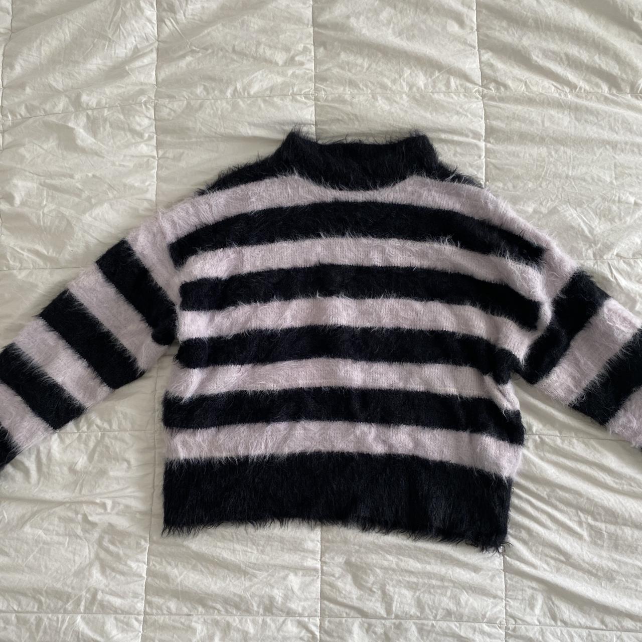 A New Day Women's White and Black Jumper (2)