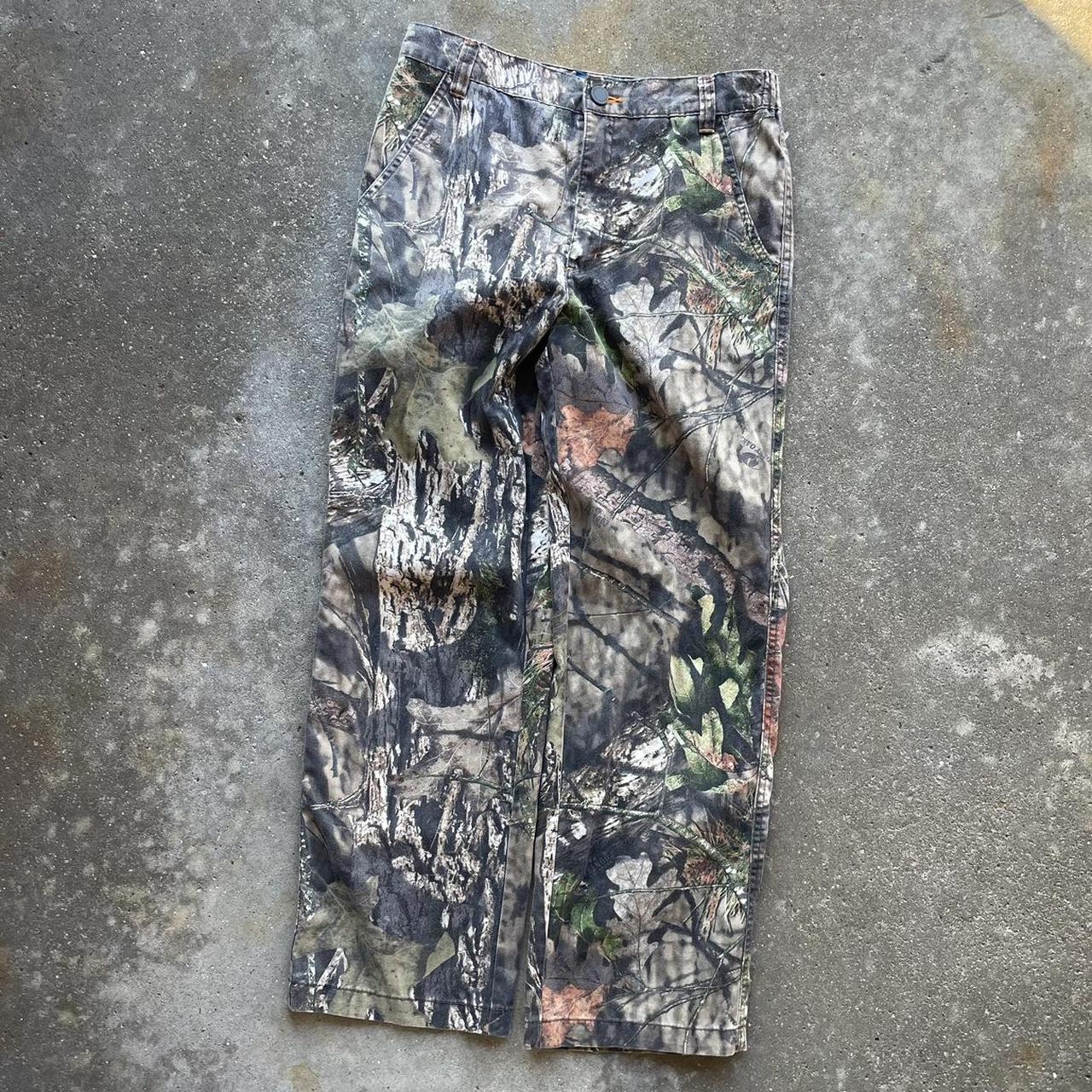 INSANE realtree camo cargo pants. size 28x29 super... - Depop