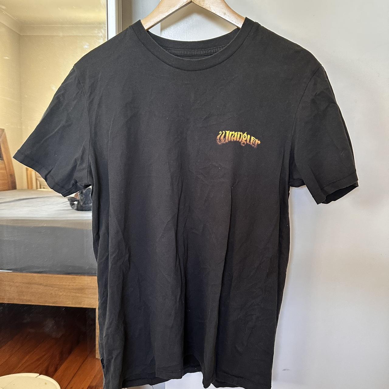 Wrangler tee men’s size s - Depop