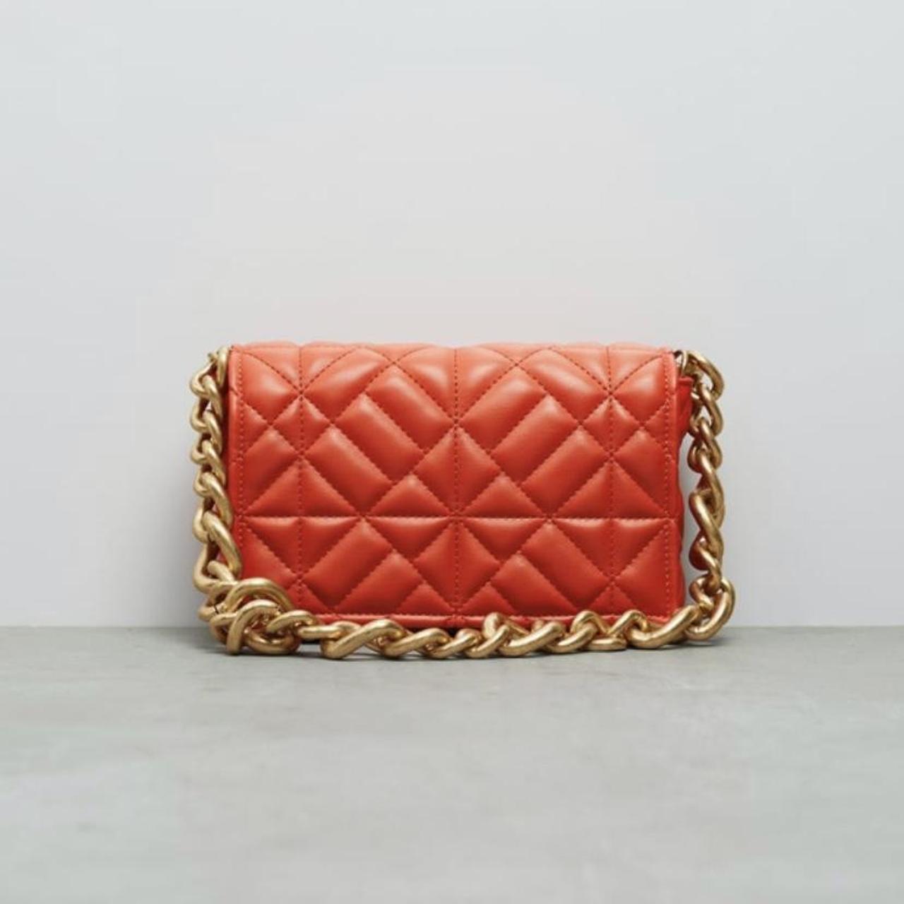 Zara quilted shoulder bag with chain Bought for £26 Depop