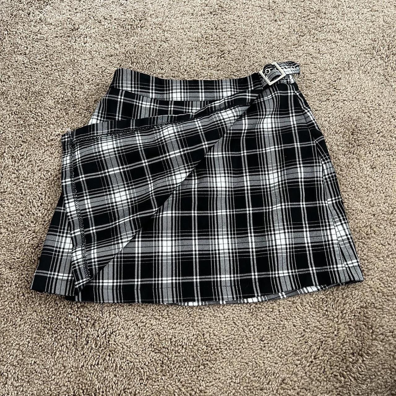 Black and White Brandy Melville Skirt 🤍🖤 Great... - Depop