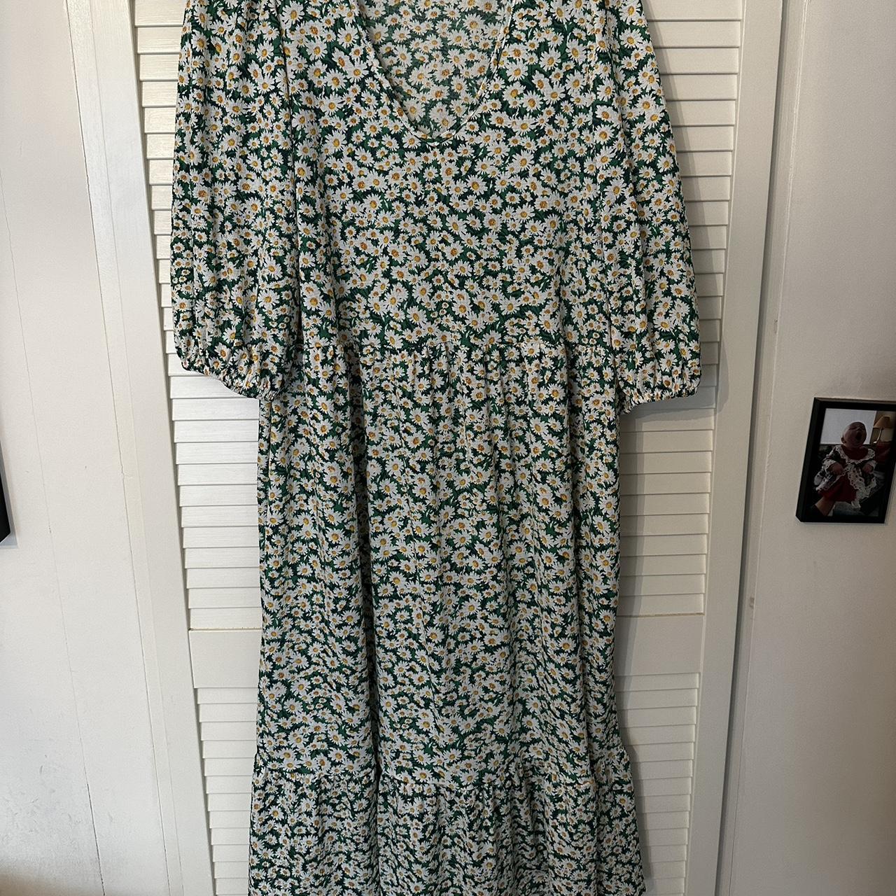 Primark Women's White and Green Dress | Depop