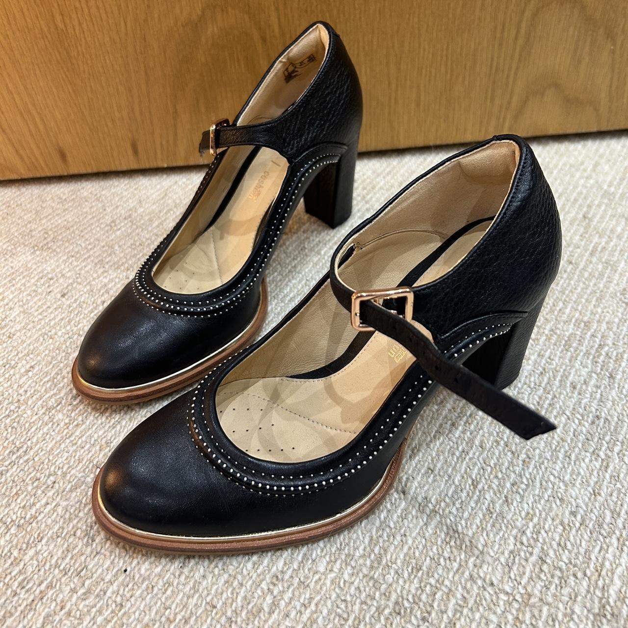 clarks pumps shoes