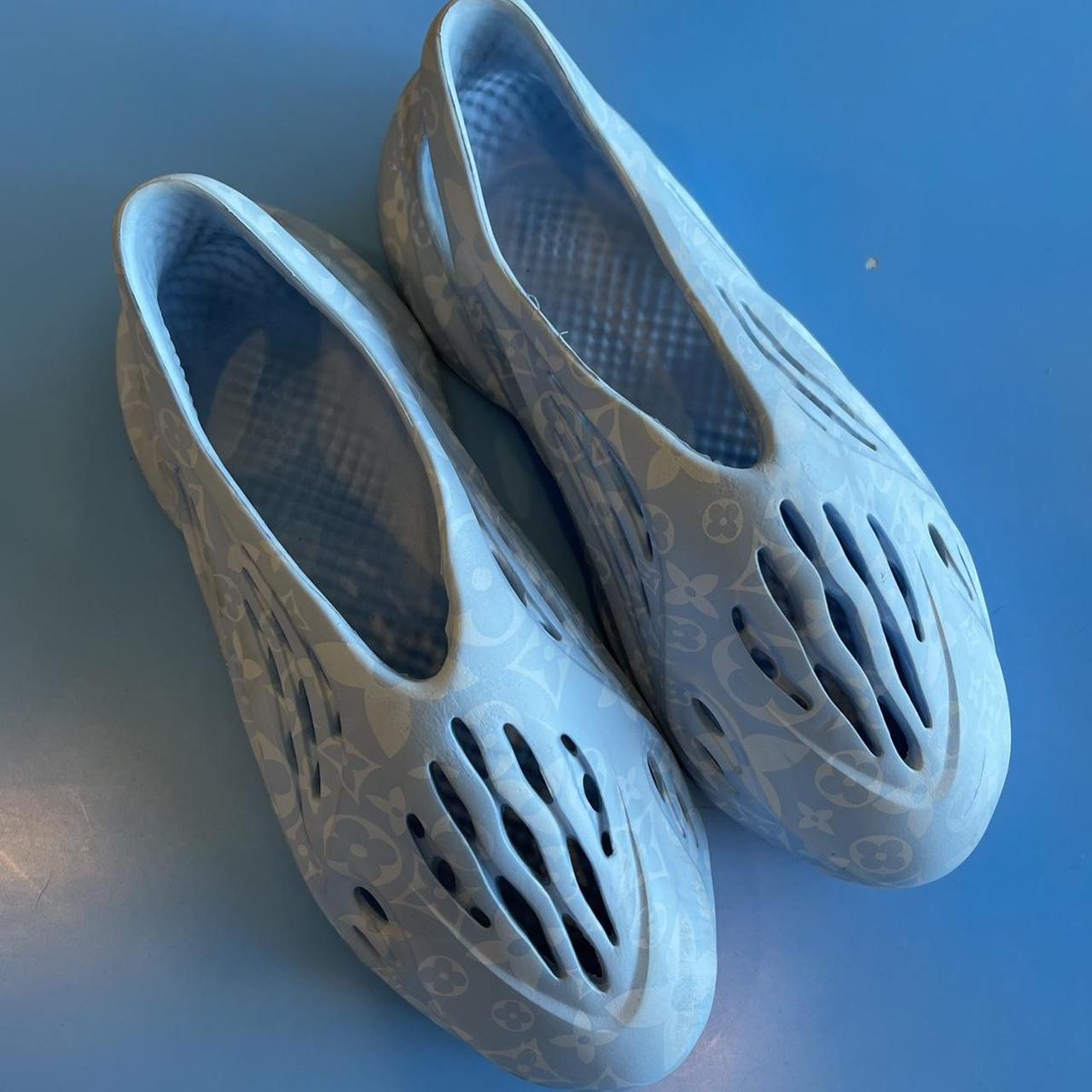 Crocs Imran Caveman Potato Slippers ( White ) Size-Small (6-8 )