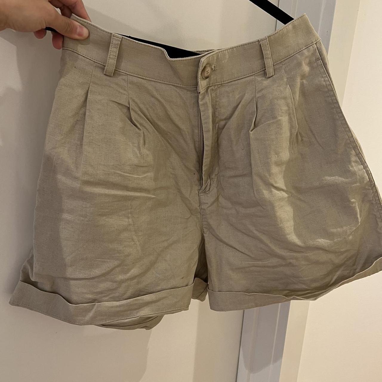 UNIQLO Women's Tan Shorts | Depop
