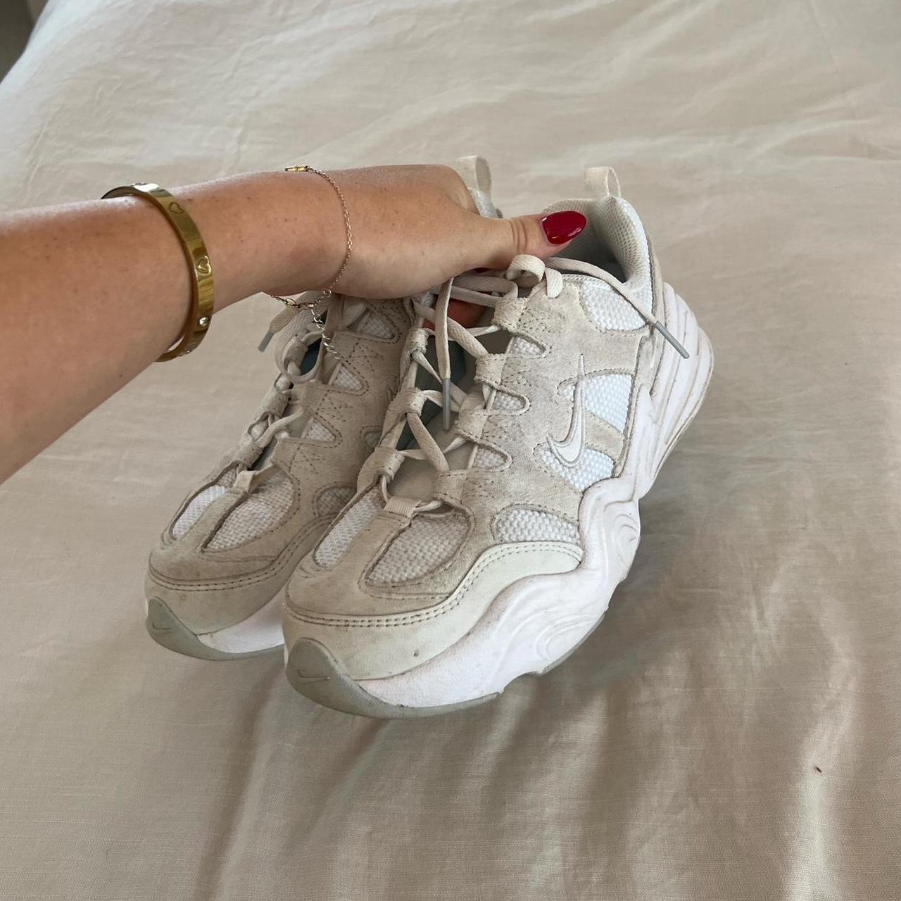 womens nike techs
