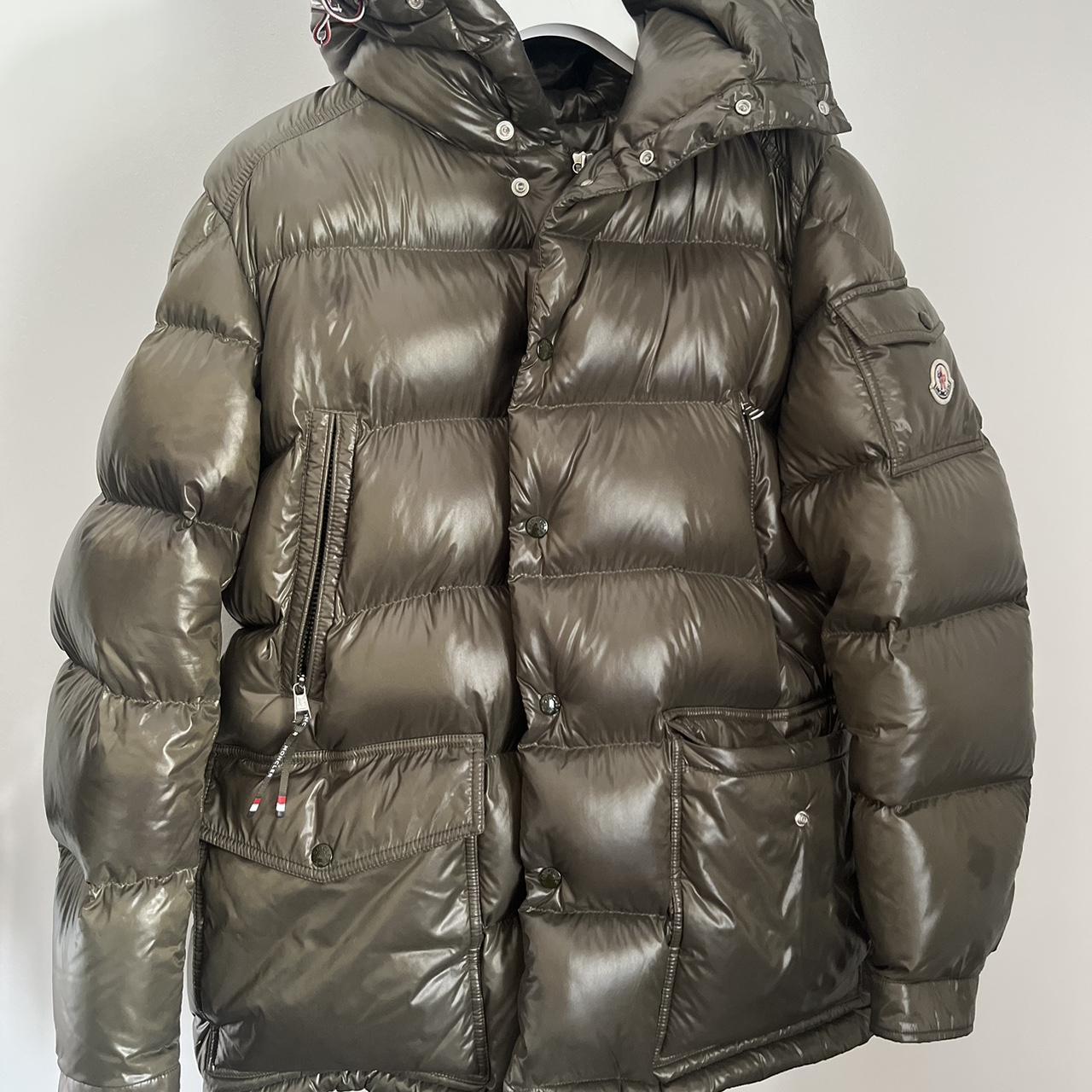 Moncler Chiablese Short Down Jacket Khaki...