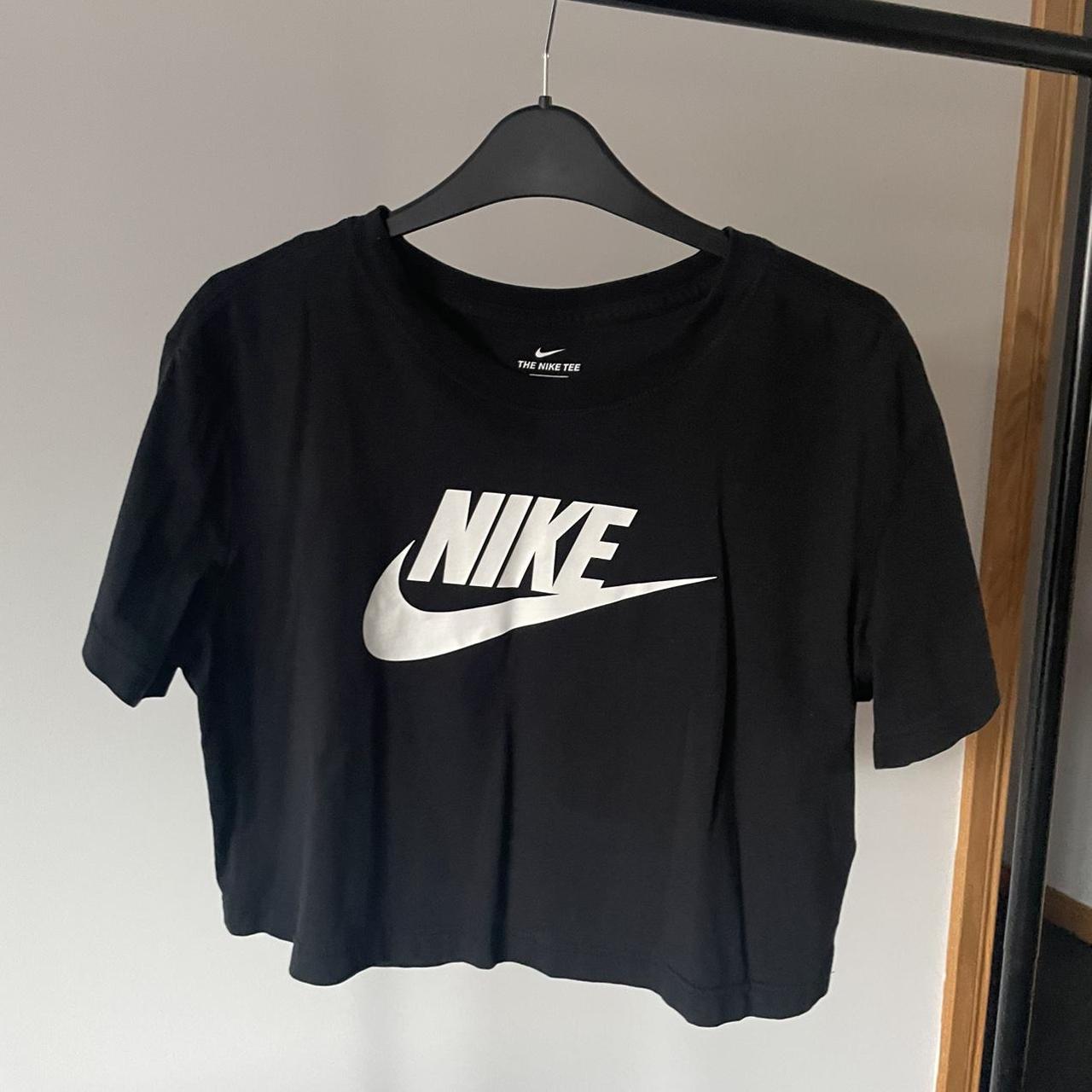 black nike crop top hoodie
