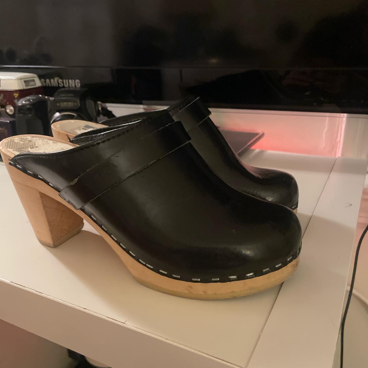 Women s clog shoes. Bought at a thrift store in NYC