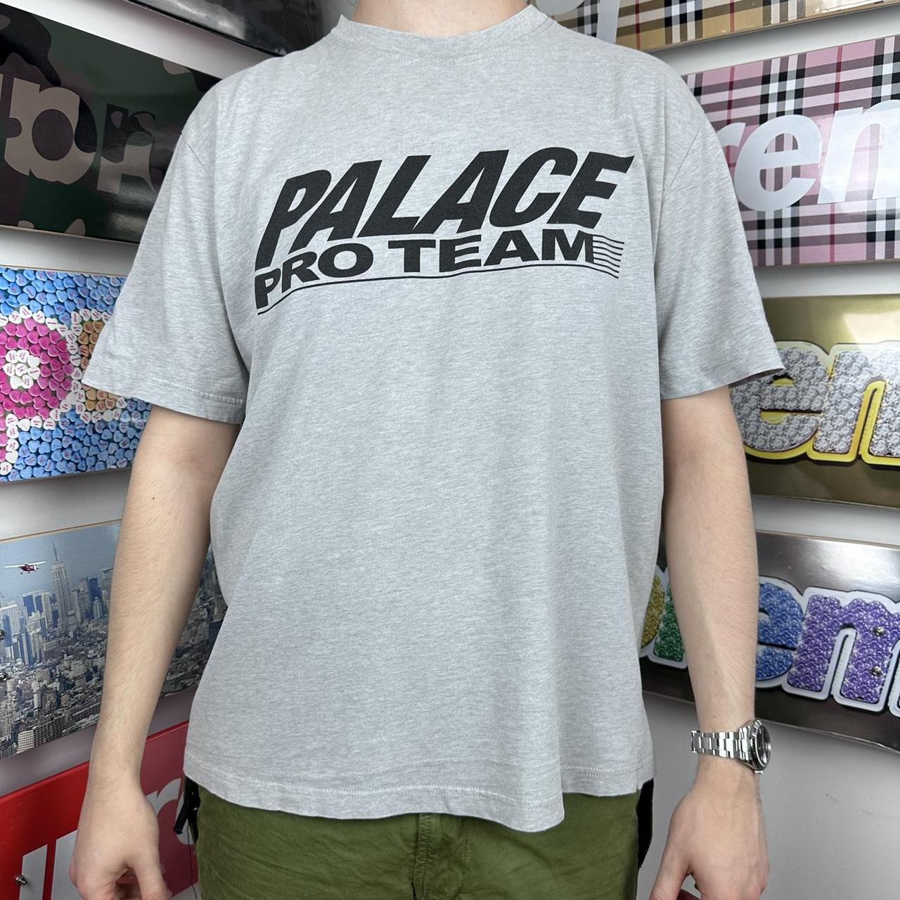 Palace pro team discount tee