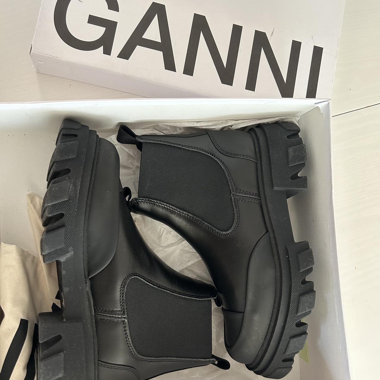 ganni chelsea boots low
