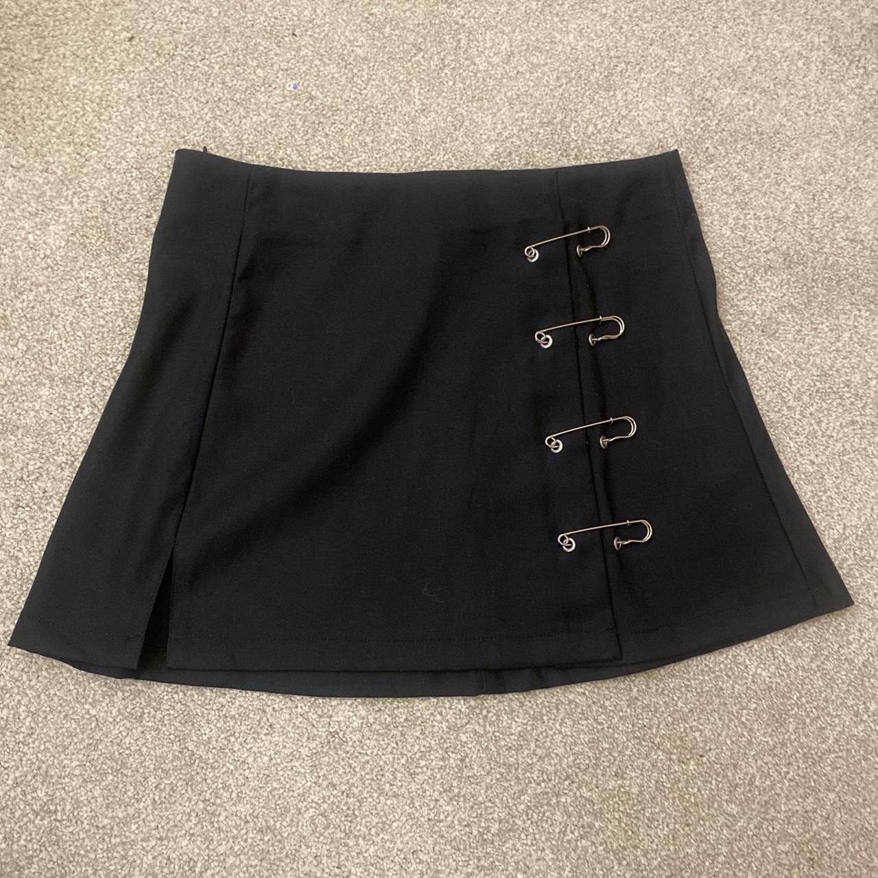 Unif Collins skirt in black Skit mini skirt with... - Depop