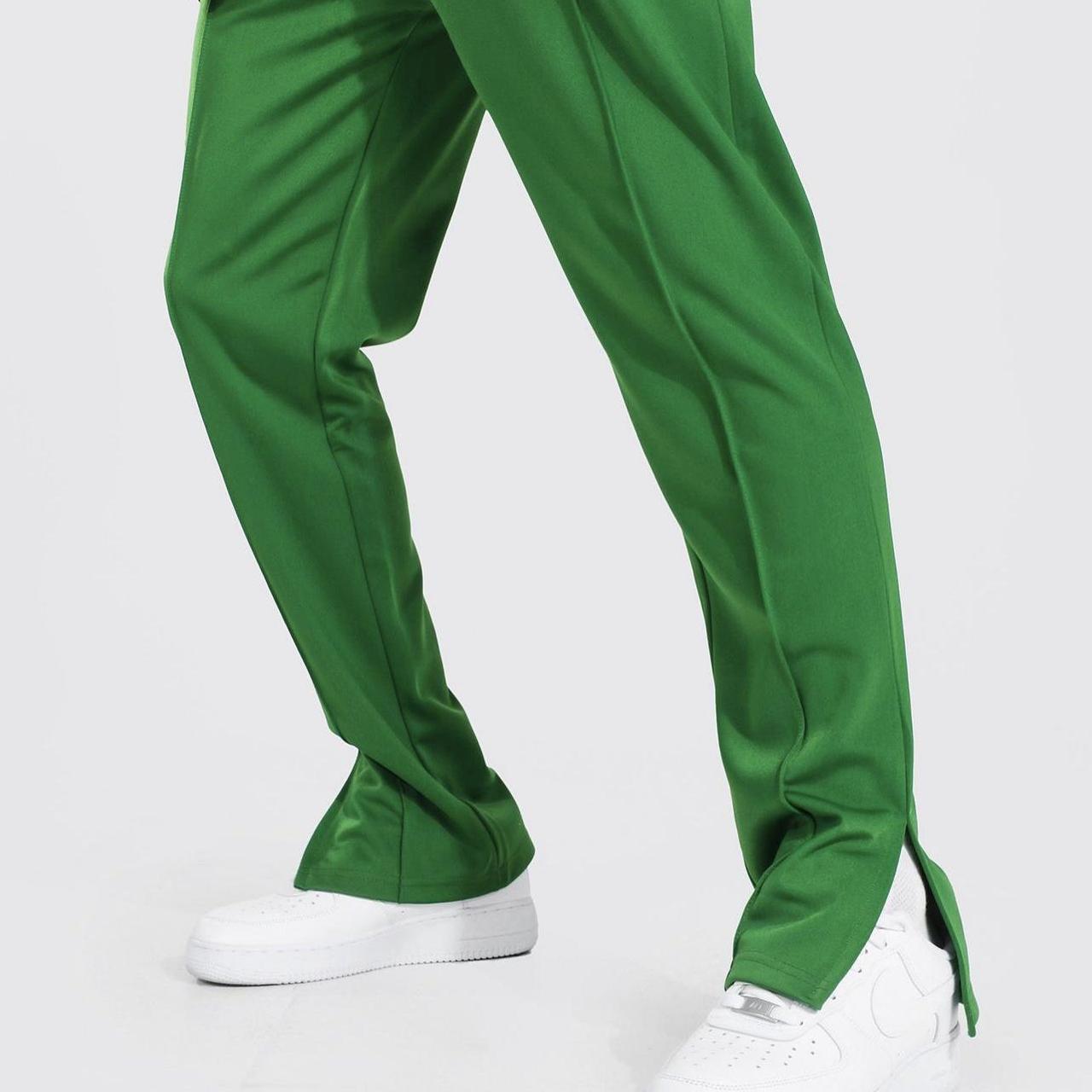 Boohoo Women's Green Joggerstracksuits Depop