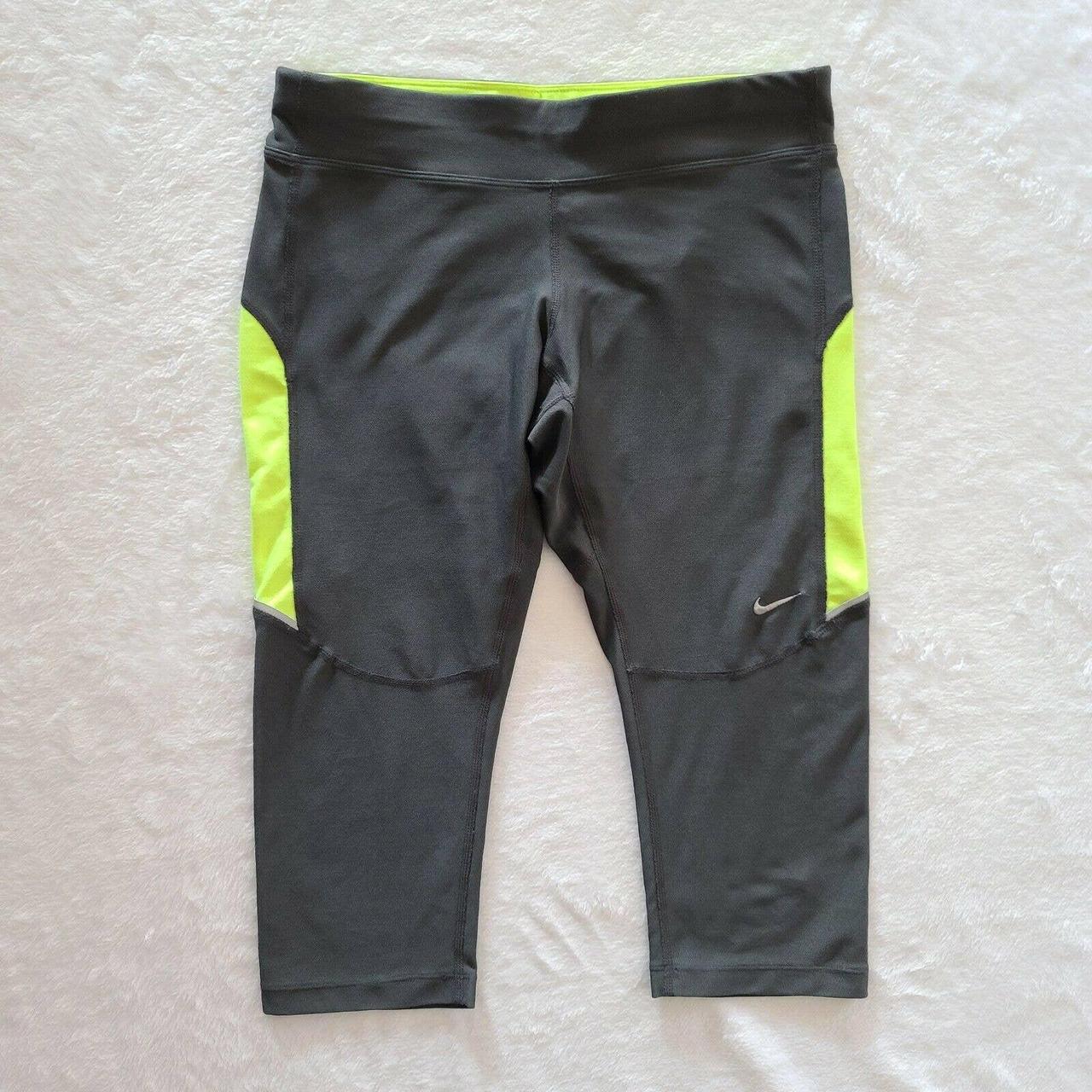 Nike Small Women's Filament Sport Capri Leggings - Depop