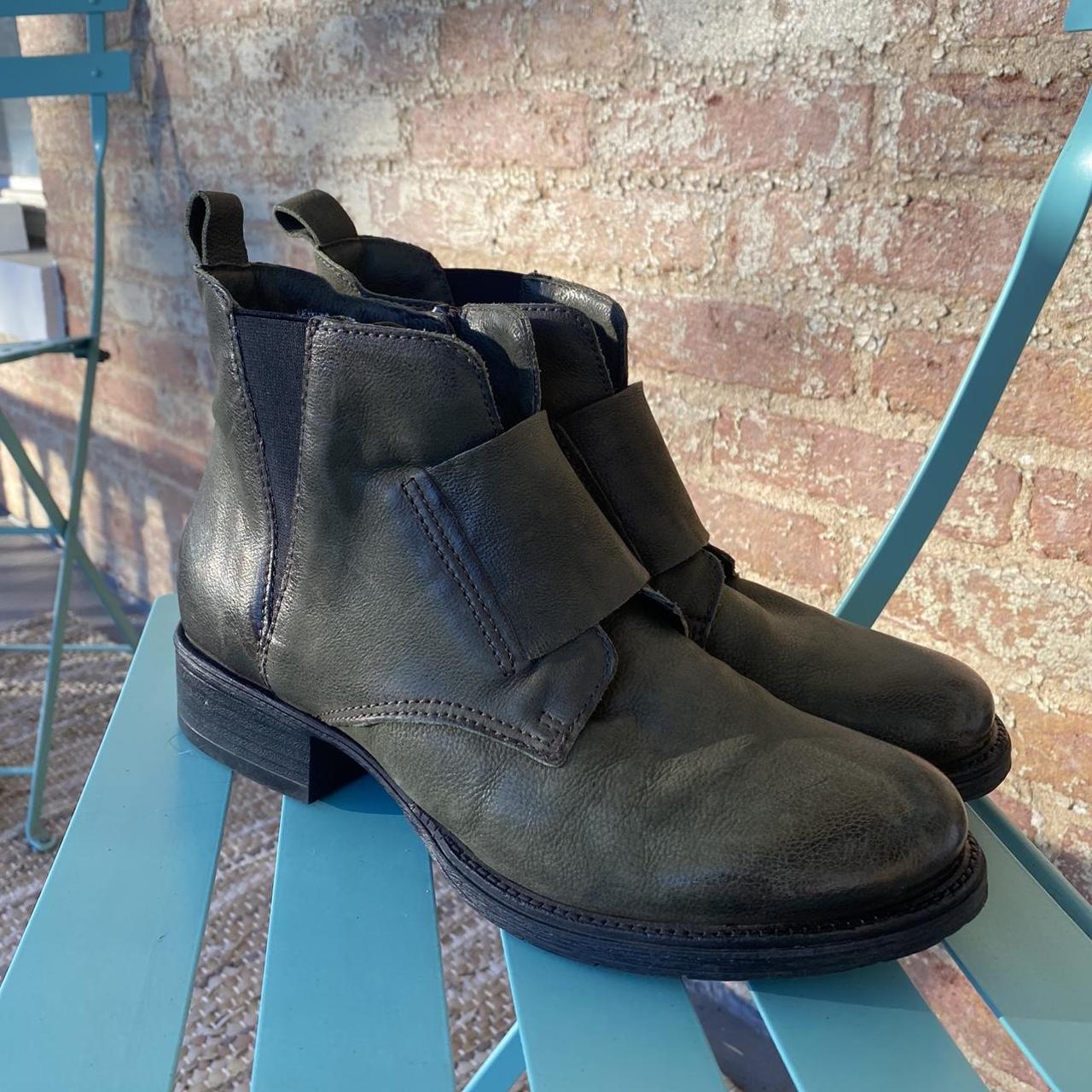 Women’s Green Boots | Depop