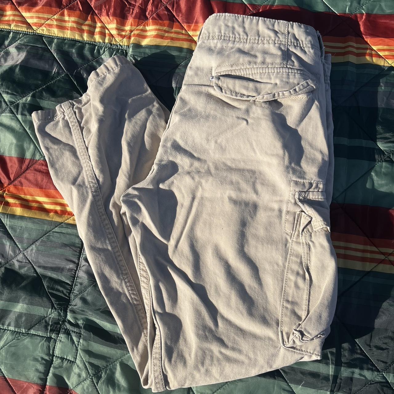 Levi’s tan cargos - Depop