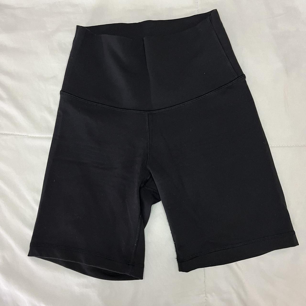 Aritzia Women's Black Shorts | Depop