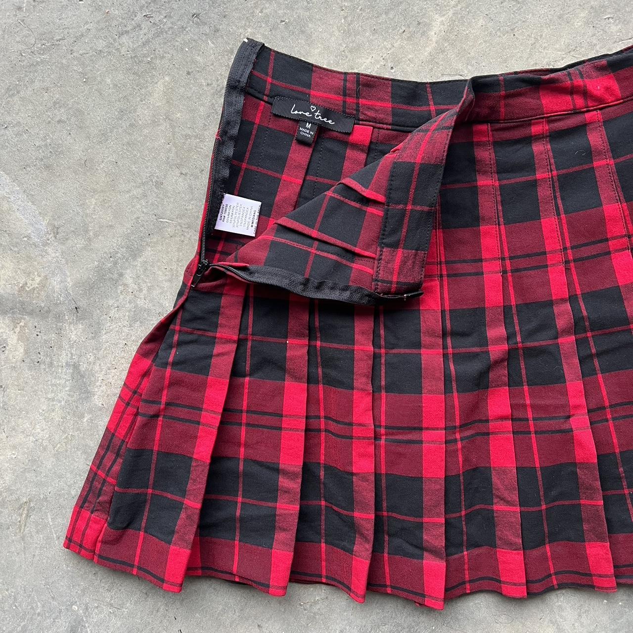 Women's Black and Red Skirt | Depop