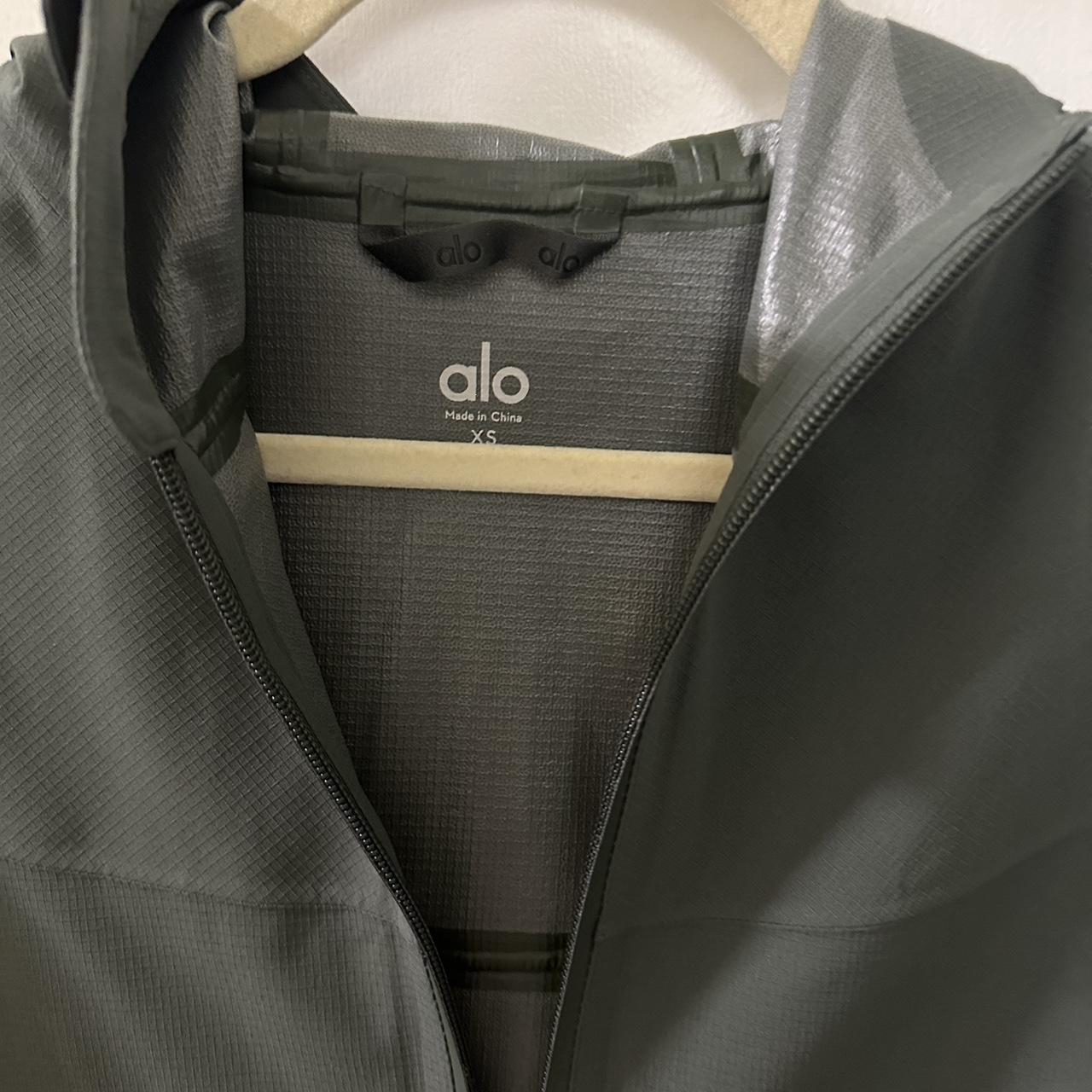J006 Alo Yoga Cabin Fever Jacket with front zip - Depop