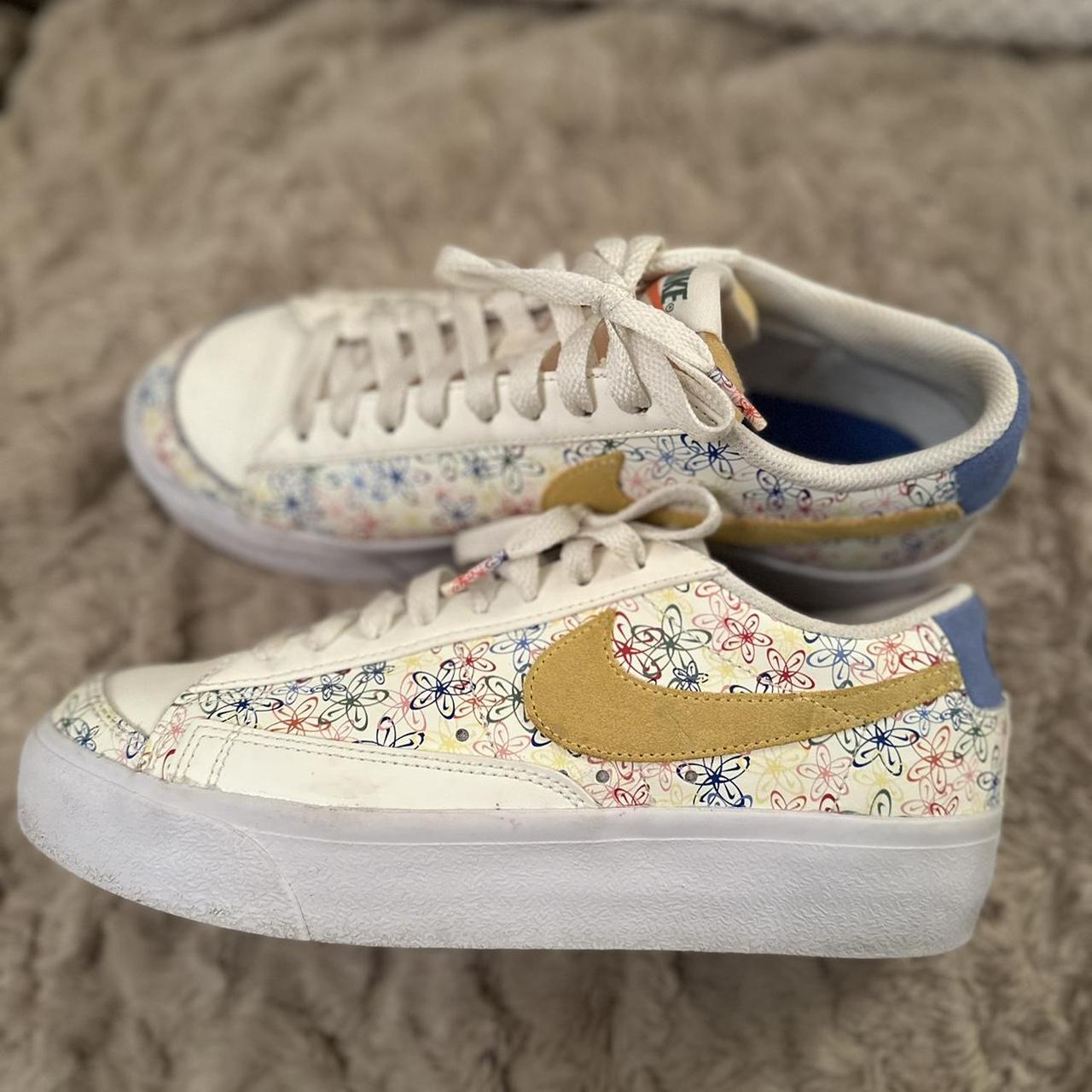 Nike floral platform best sale