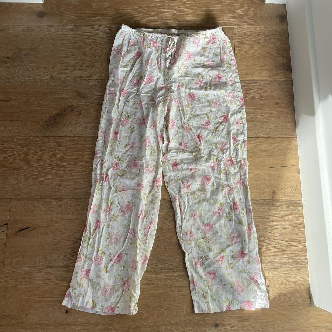 Vintage Lauren Ralph Lauren floral pajama set. Size... - Depop