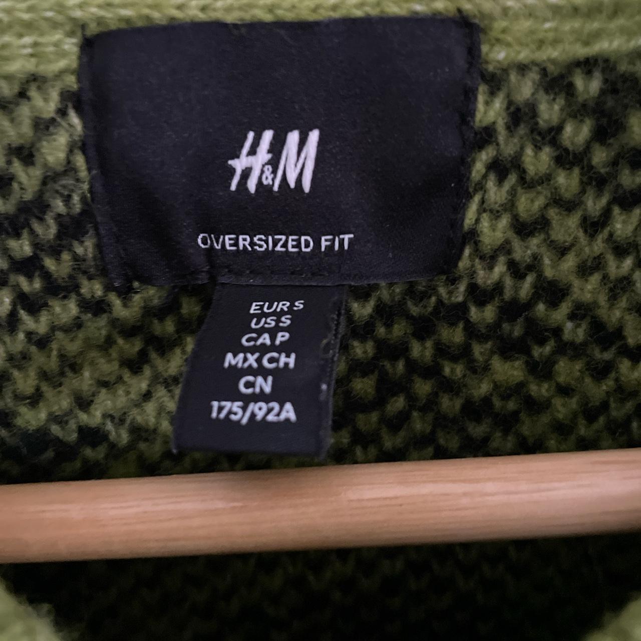 H&M Men's Green and Black Jumper | Depop