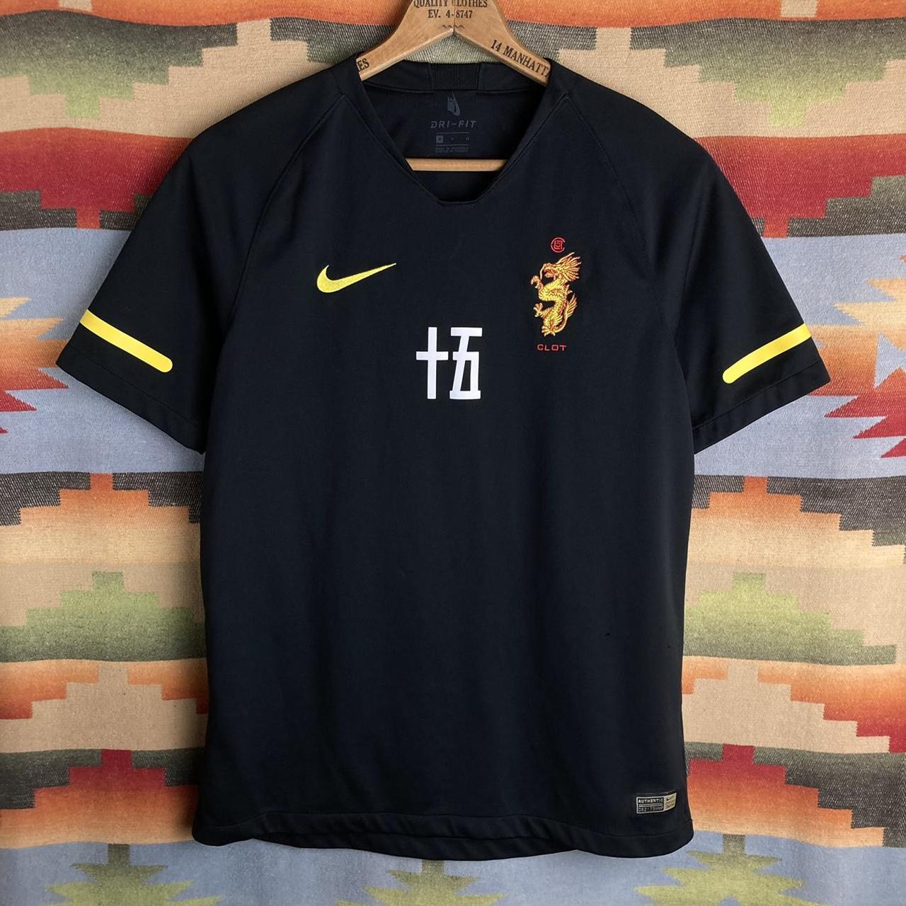 Nike Men's Black and Yellow Tshirt Depop