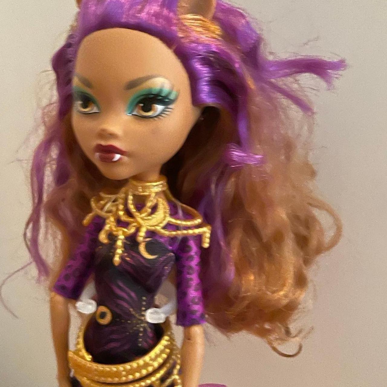 Clawdeen wolf frights camera action on sale