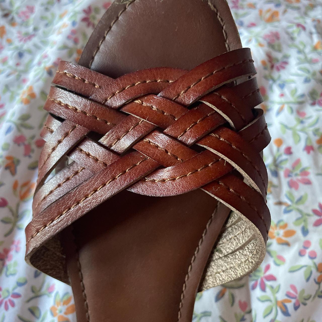 Brown Universal Threads Sandals in size US Women's 7 | Depop