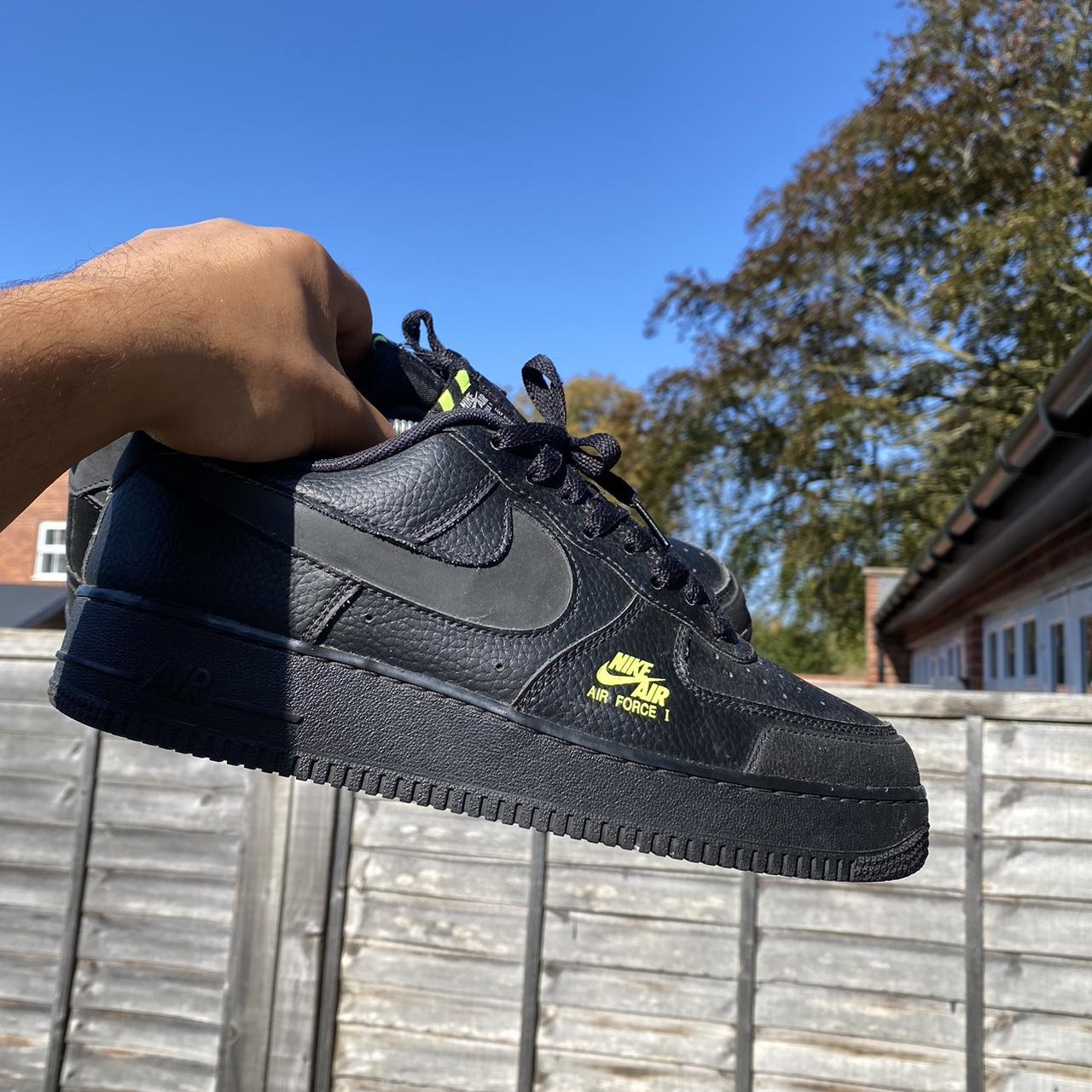 Nike air force 1 lv8 utility black volt best sale