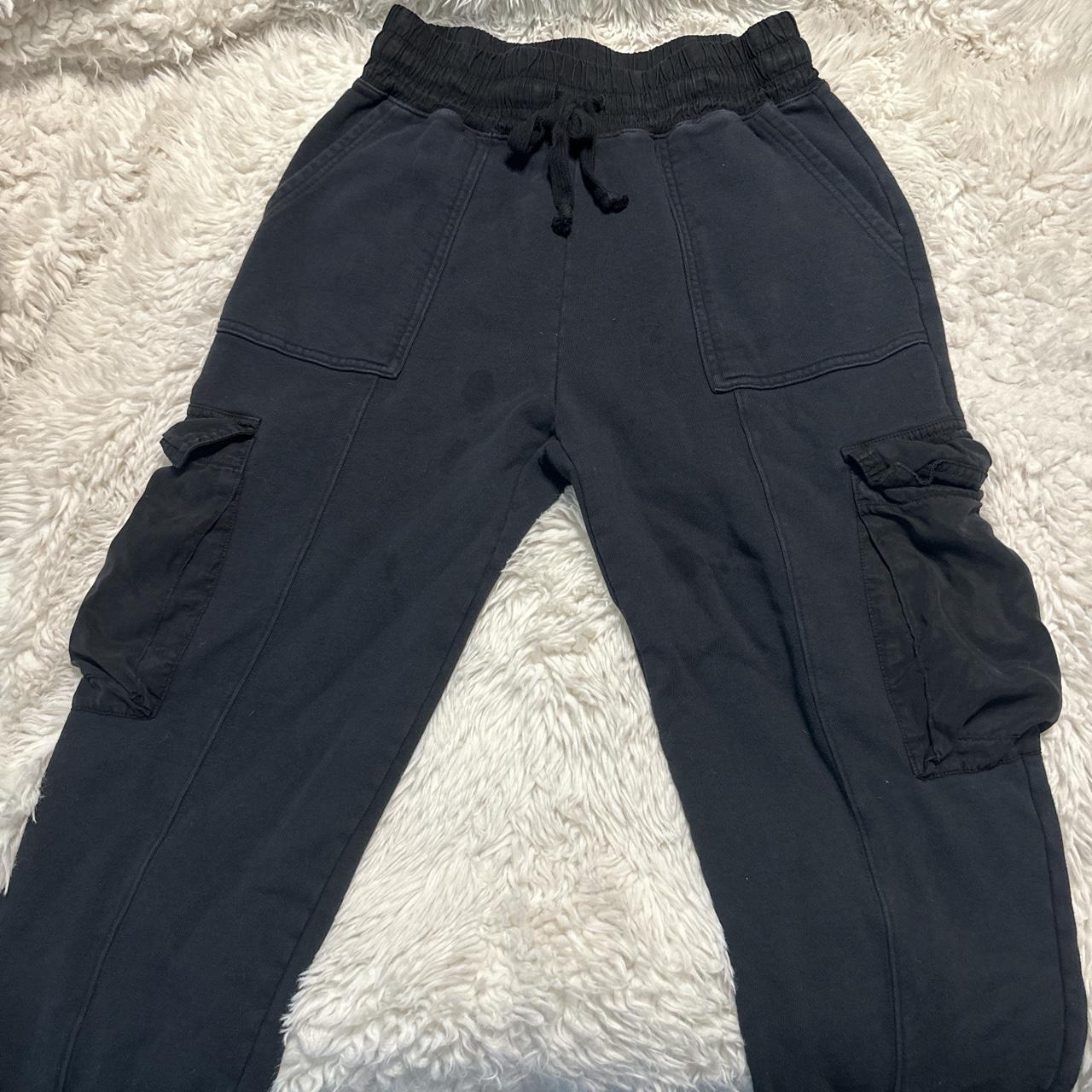 Fabletics cargo pant joggers 🖤 Size xs Super thick... - Depop