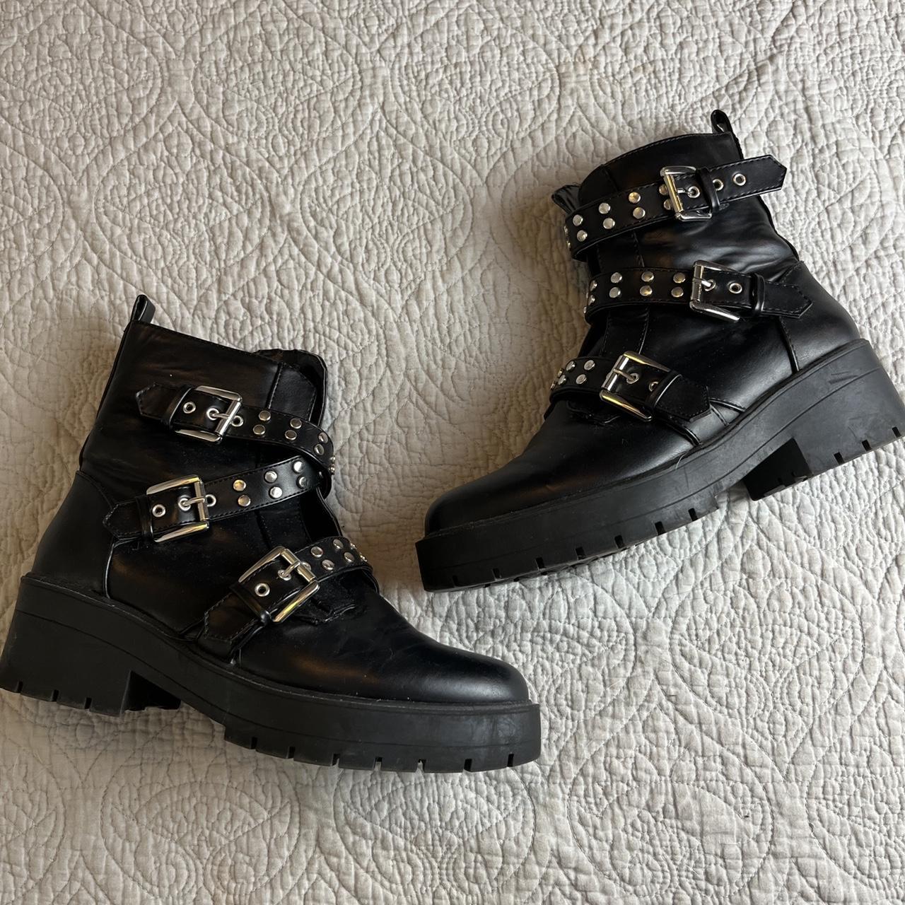 Forever 21 Women's Black Boots | Depop