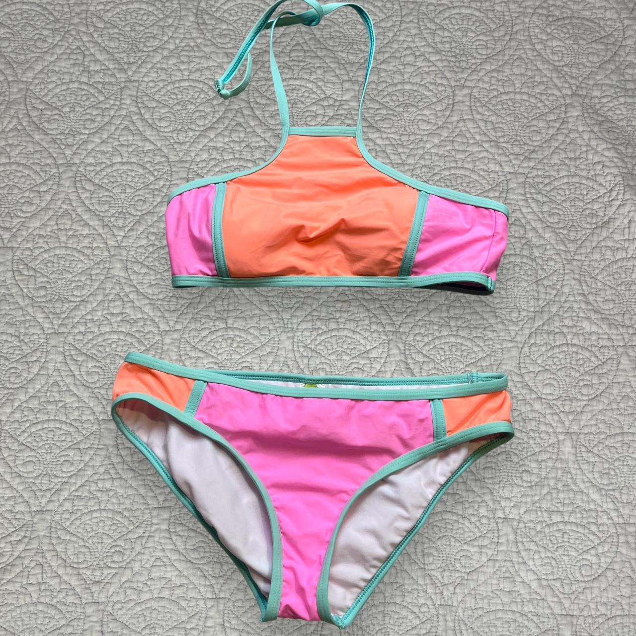 Gianni Bini Color Block Bikini set Size medium Good... - Depop