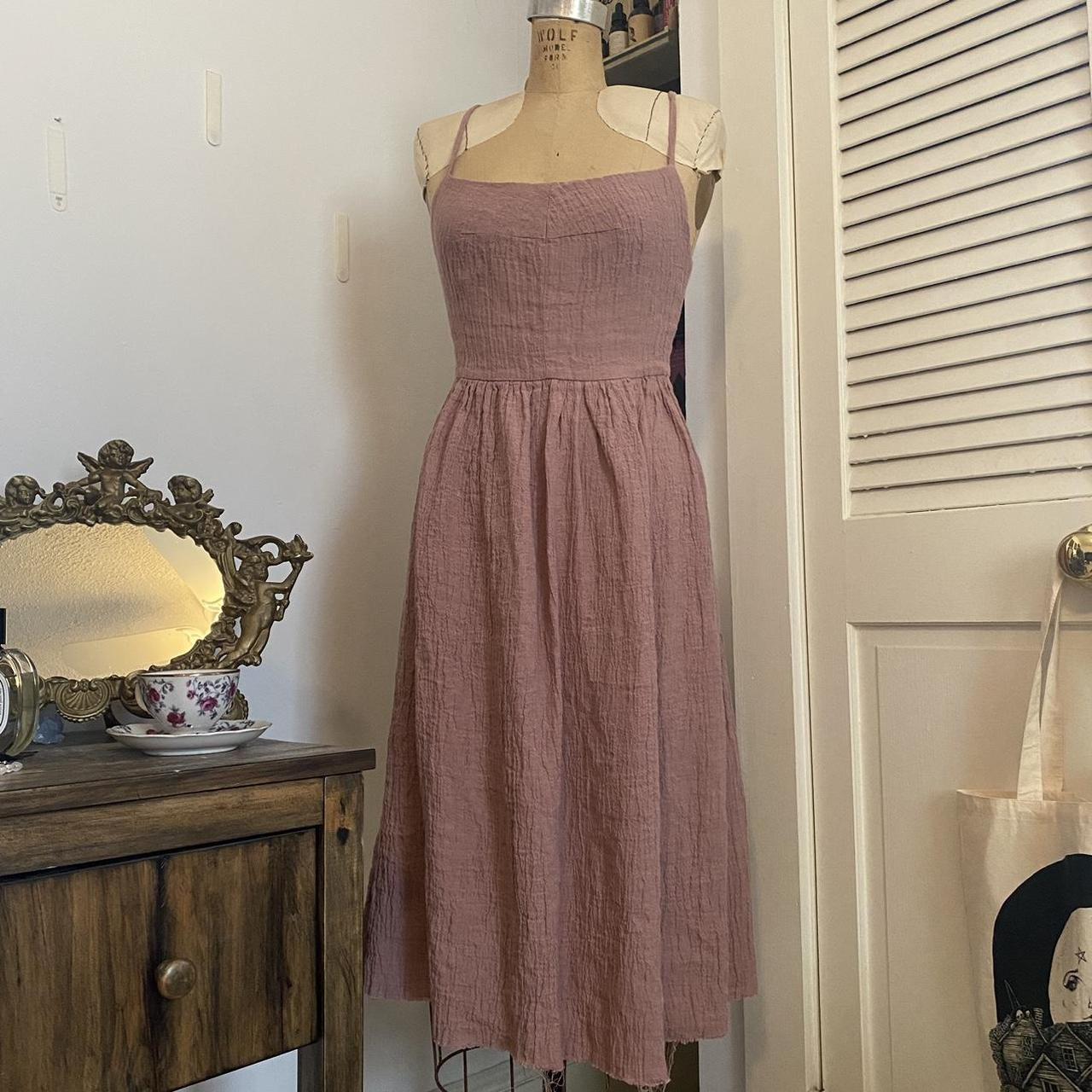 Ovate Mathilda dress in rose. Size small. Beautiful... - Depop