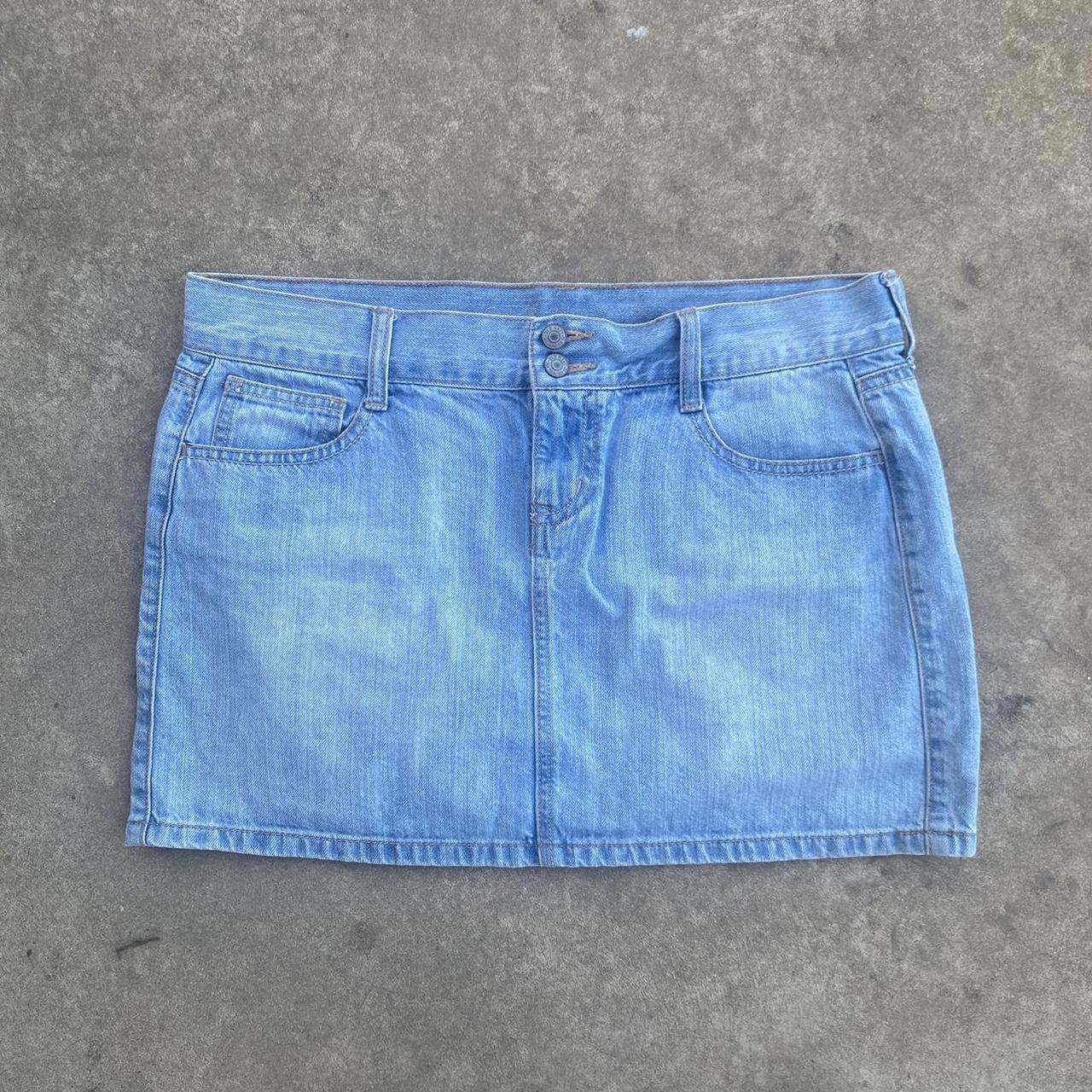 Adorable blue light wash mini skirt by Old Navy. Has... - Depop