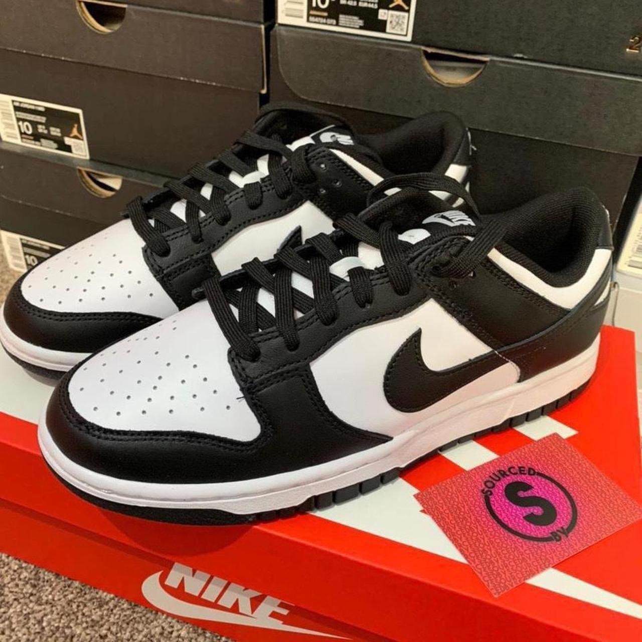 Nike Men's White and Black Trainers | Depop